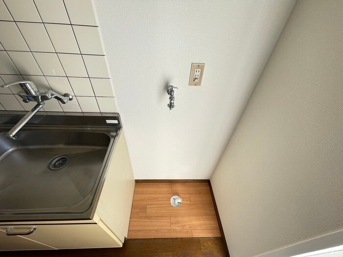 物件内観写真13　(洗濯機置場)
