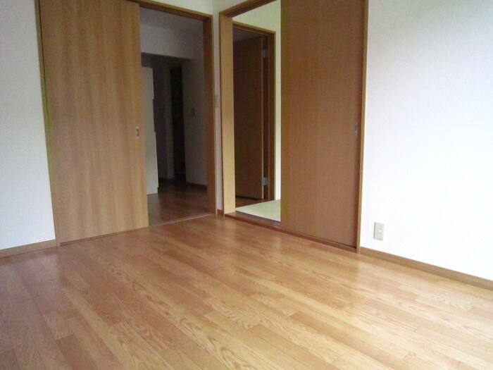 物件内観写真9　(居室)