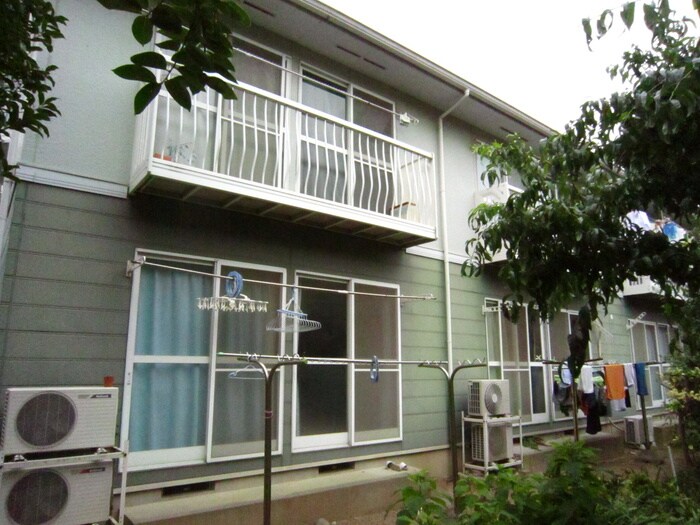 物件外観写真6　(エントランス部分)