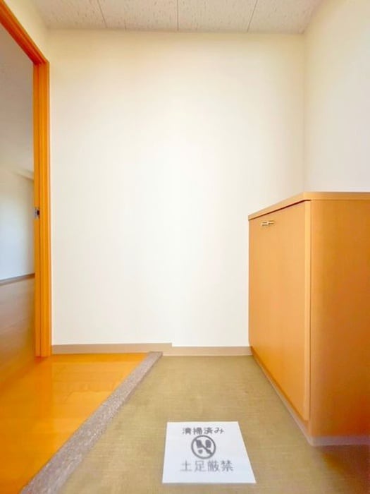 物件内観写真15　(玄関)