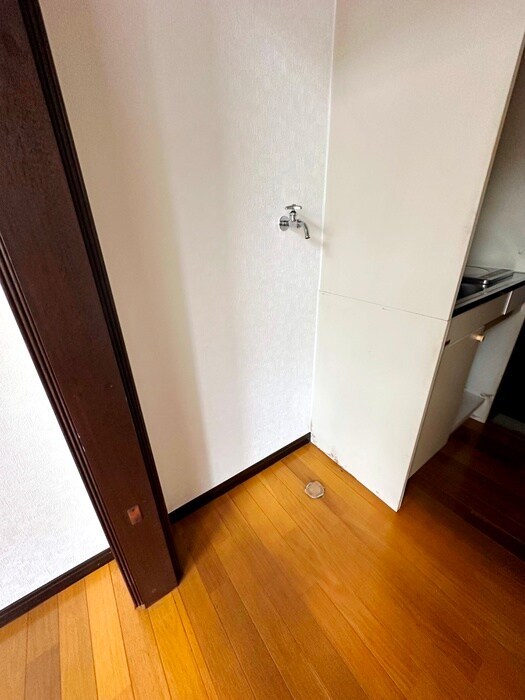 物件内観写真12　(洗濯機置場)