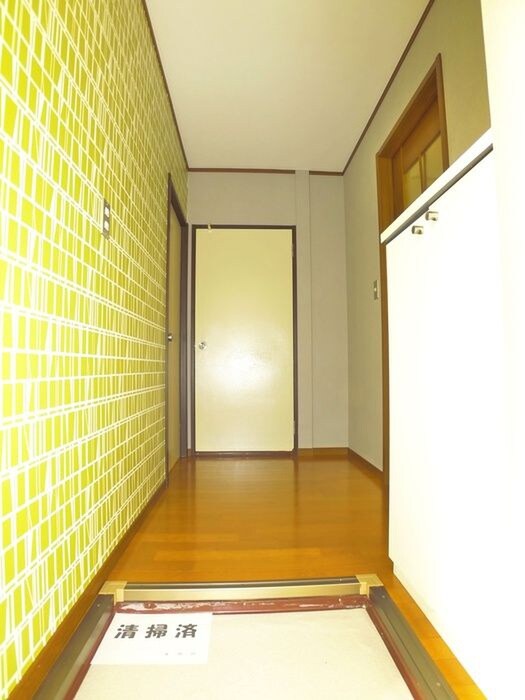 物件内観写真11　(玄関)