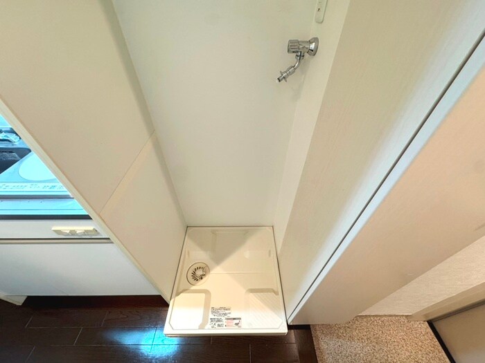 物件内観写真16　(洗濯機置場)