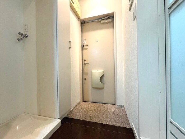 物件内観写真18　(玄関)