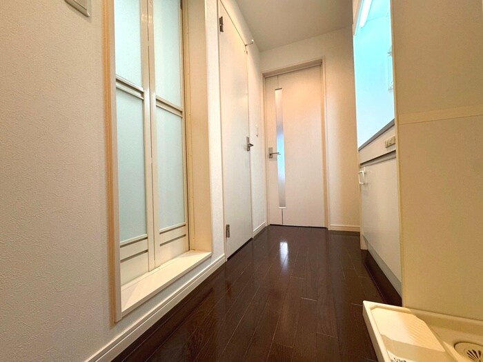 物件内観写真20　(廊下)