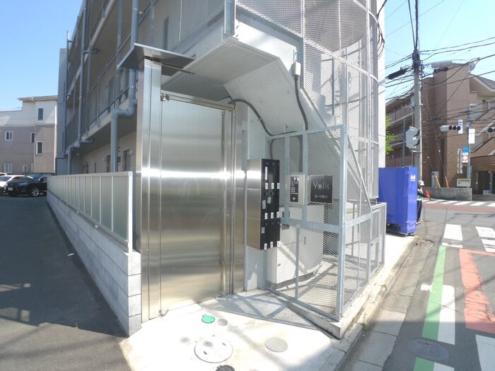 物件外観写真2　(エントランス部分)