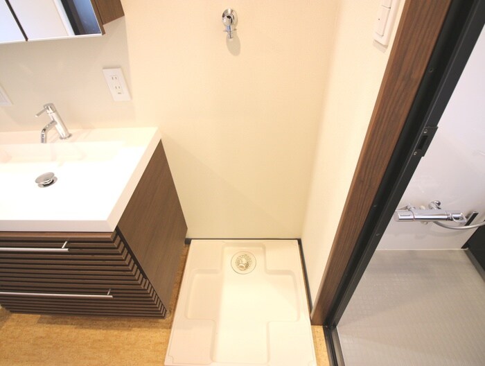 物件内観写真13　(洗濯機置場)