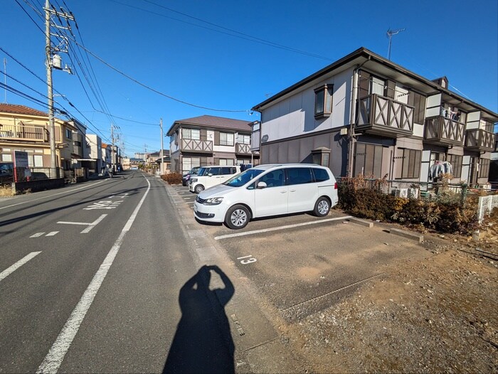 物件外観写真4　(駐車場)