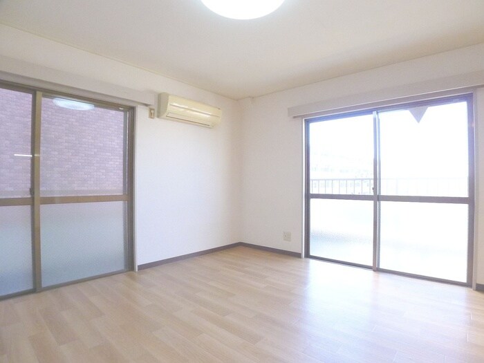 物件内観写真9　(居室)