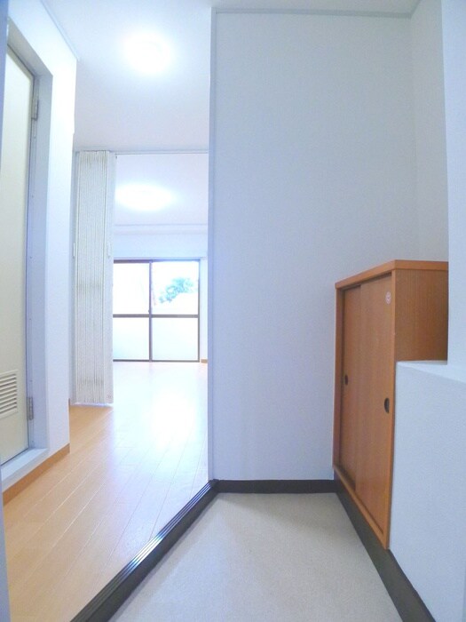 物件内観写真16　(玄関)