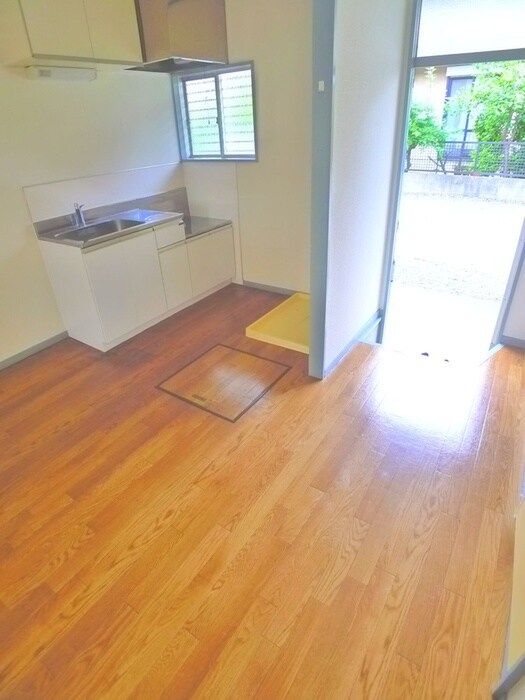 物件内観写真10　(廊下)