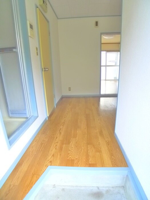 物件内観写真11　(玄関)
