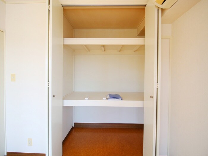 物件内観写真12　(収納)