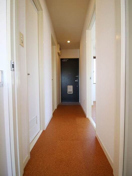 物件内観写真16　(廊下)
