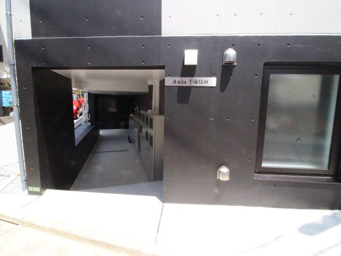 物件外観写真5　(エントランス部分)