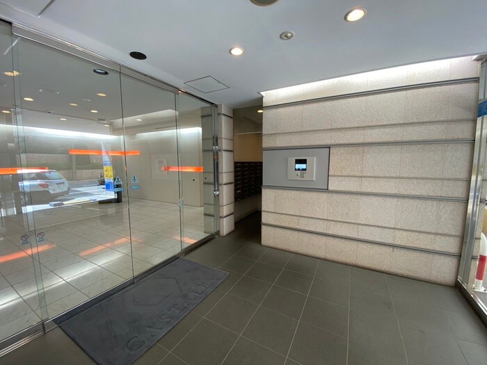 物件外観写真4　(エントランス部分)