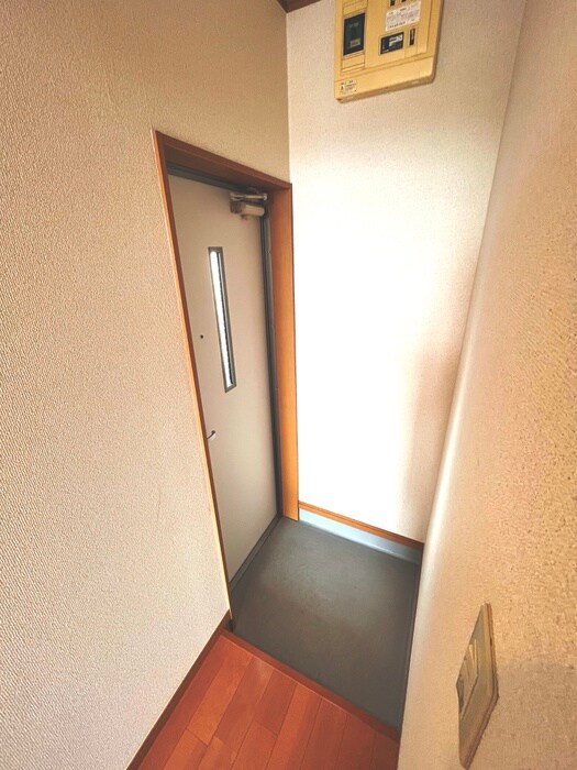 物件内観写真11　(玄関)