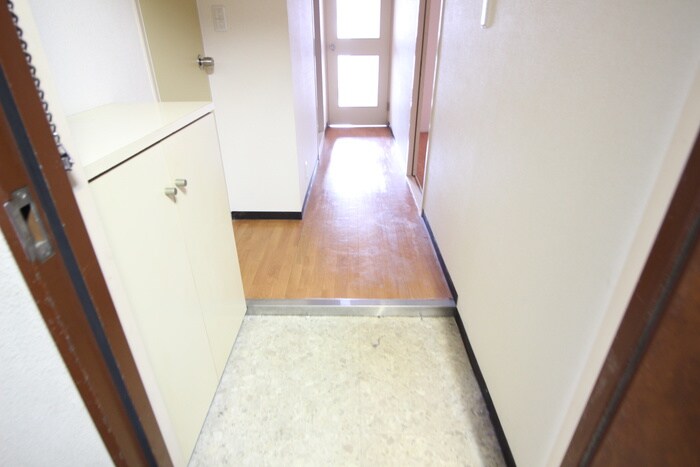 物件内観写真7　(玄関)