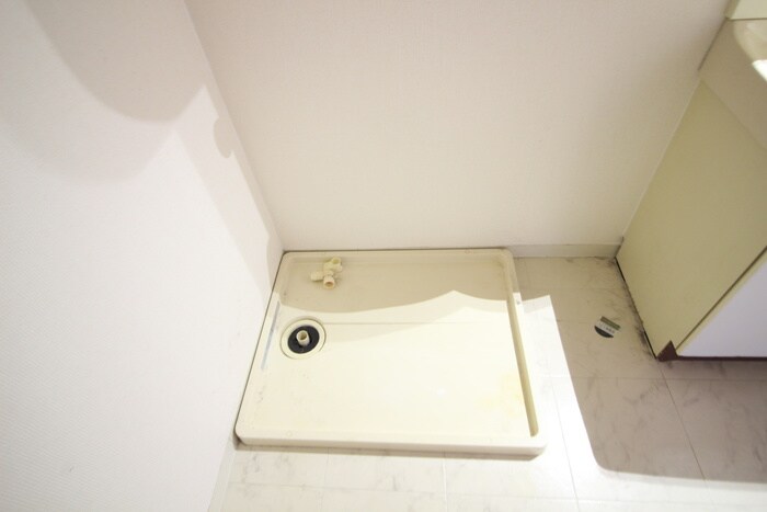 物件内観写真11　(洗濯機置場)