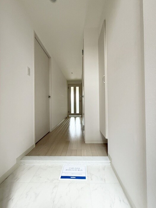 物件内観写真7　(玄関)