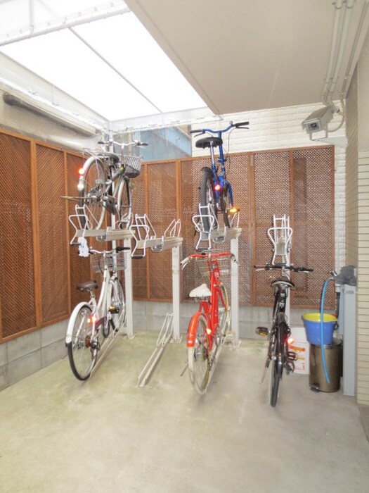 物件外観写真5　(駐輪場)