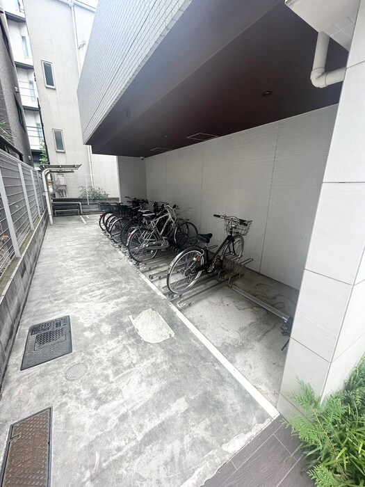 物件外観写真6　(駐輪場)