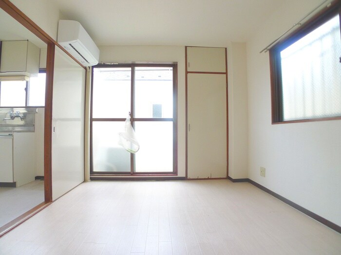 物件内観写真9　(居室)