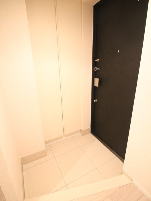 物件内観写真13　(玄関)