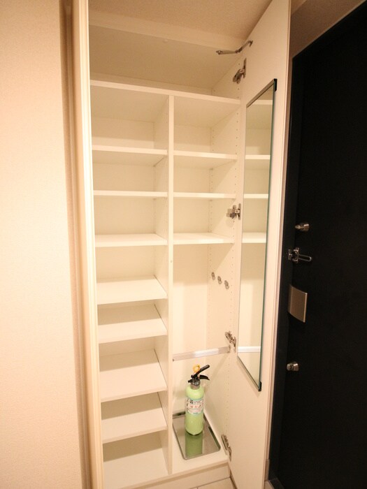 物件内観写真14　(靴箱)