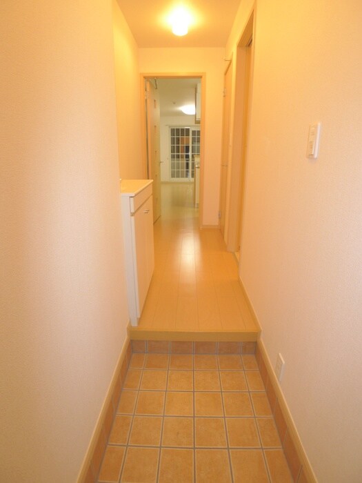 物件内観写真7　(玄関)