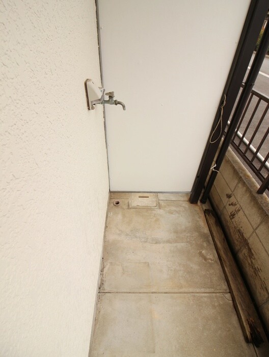 物件内観写真13　(洗濯機置場)