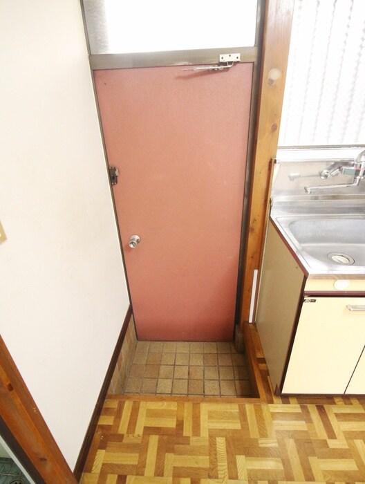 物件内観写真14　(玄関)