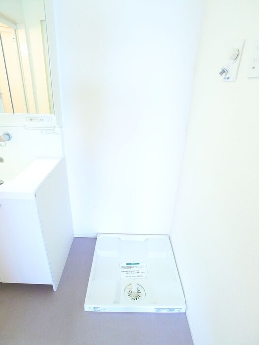 物件内観写真17　(洗濯機置場)