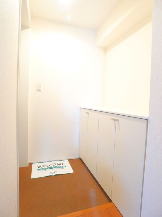 物件内観写真22　(玄関)