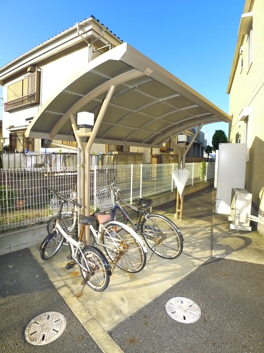 物件外観写真2　(駐輪場)