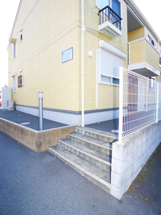 物件外観写真5　(エントランス部分)