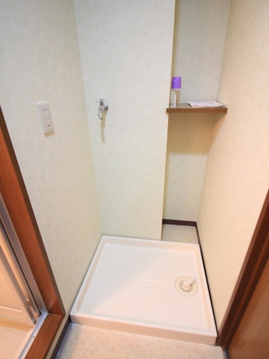 物件内観写真18　(洗濯機置場)