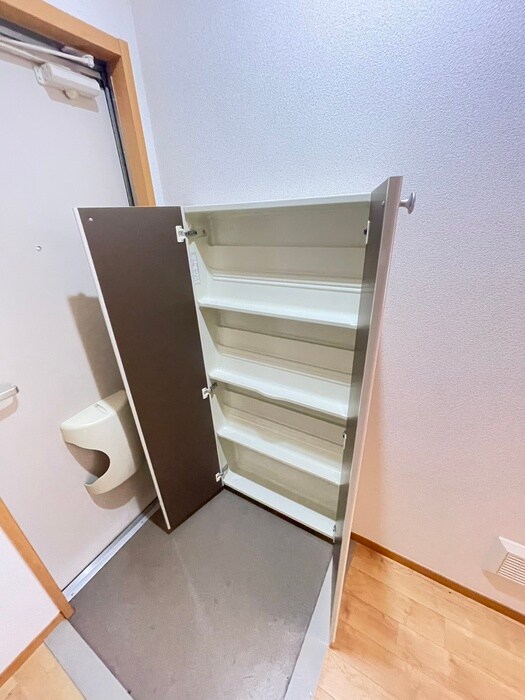 物件内観写真16　(靴箱)