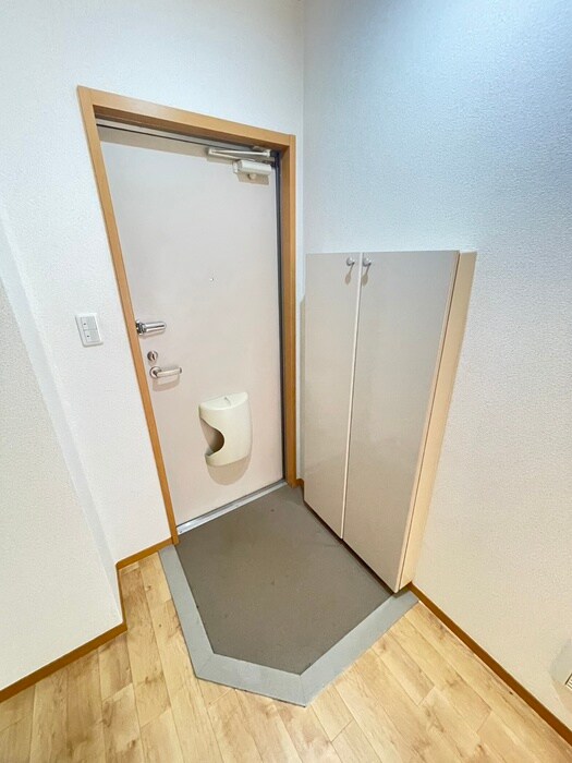物件内観写真17　(玄関)