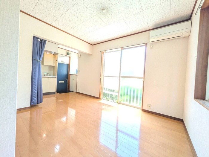 物件内観写真9　(居室)