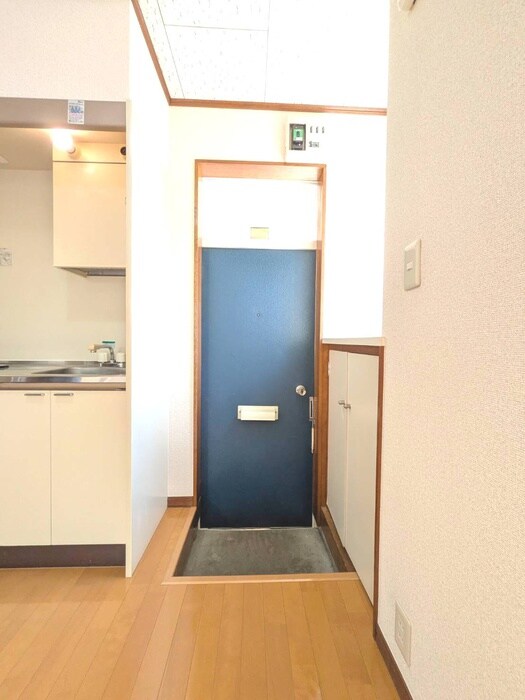 物件内観写真17　(玄関)