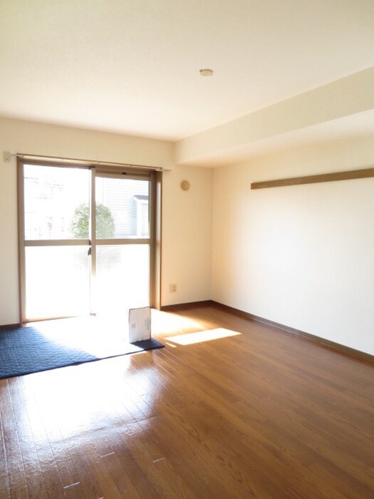 物件内観写真4　(居室)