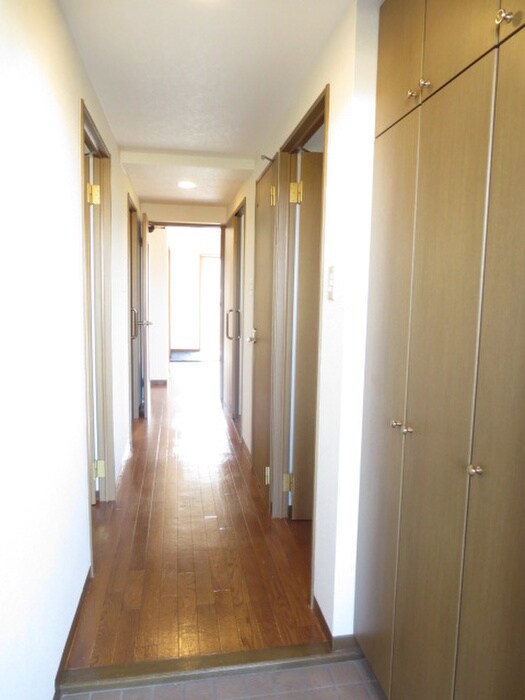 物件内観写真13　(廊下)