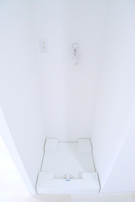 物件内観写真15　(洗濯機置場)