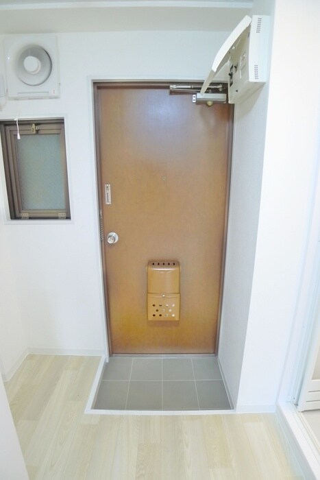物件内観写真15　(玄関)