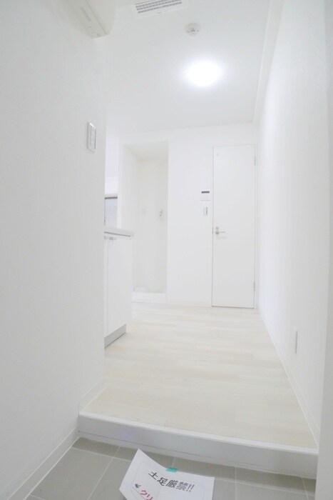 物件内観写真16　(玄関)