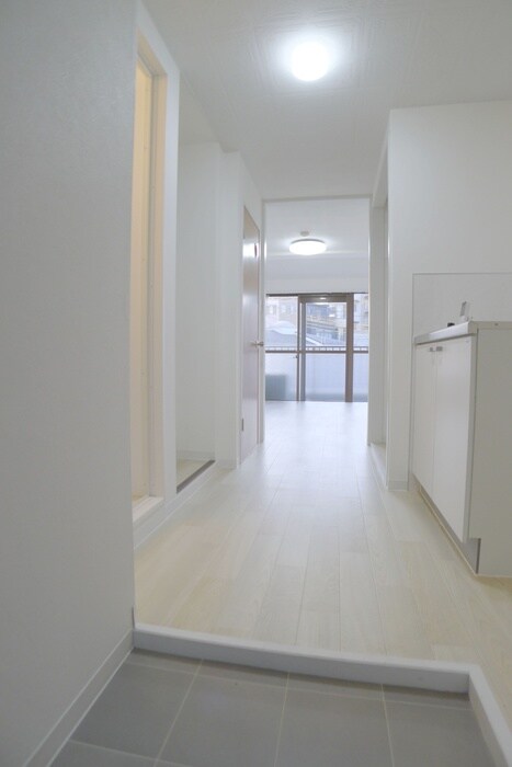 物件内観写真16　(廊下)
