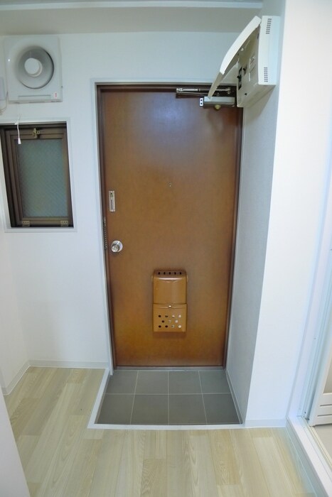 物件内観写真17　(玄関)