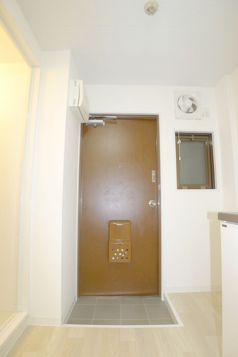 物件内観写真17　(玄関)