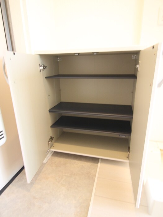物件内観写真18　(靴箱)